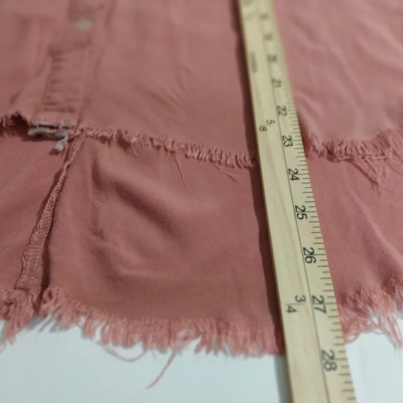 AEMI+CO Elegant Frayed Hem Button-Up Shirt - Dusty Pink Esposedseam Raw - Picture 8 of 11